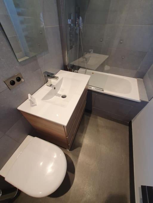 Le Saint-laurent - Parking Gratuit - Terrasse - Wi-fi Appartement *